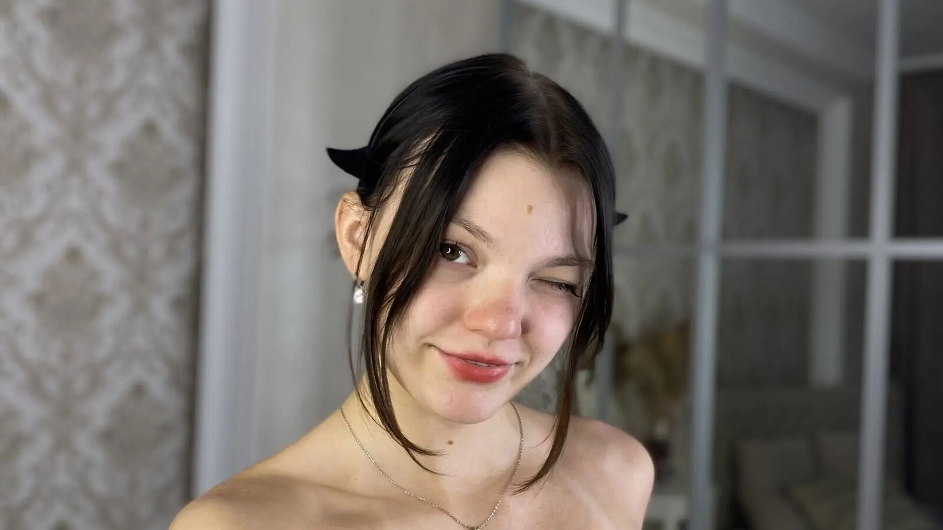 FloraDoggett from Live Jasmin