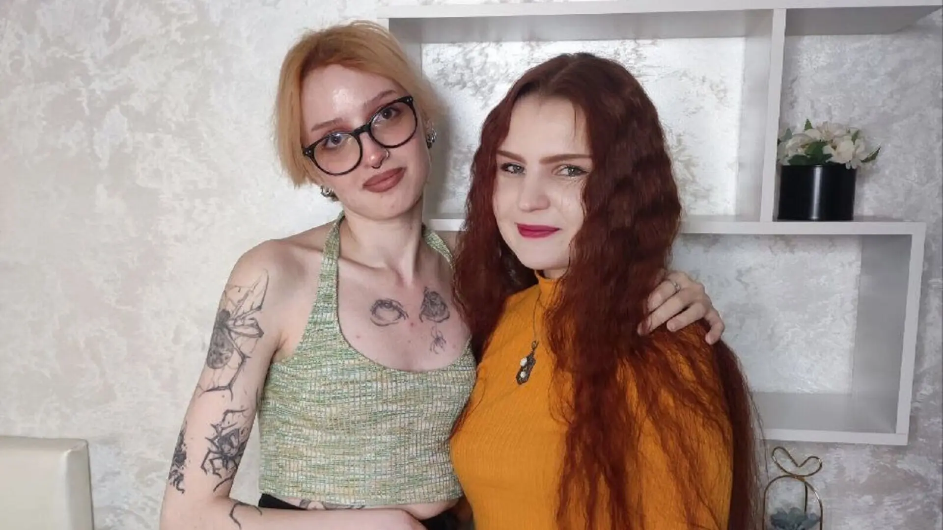 OdellaAndHarriet from Live Jasmin