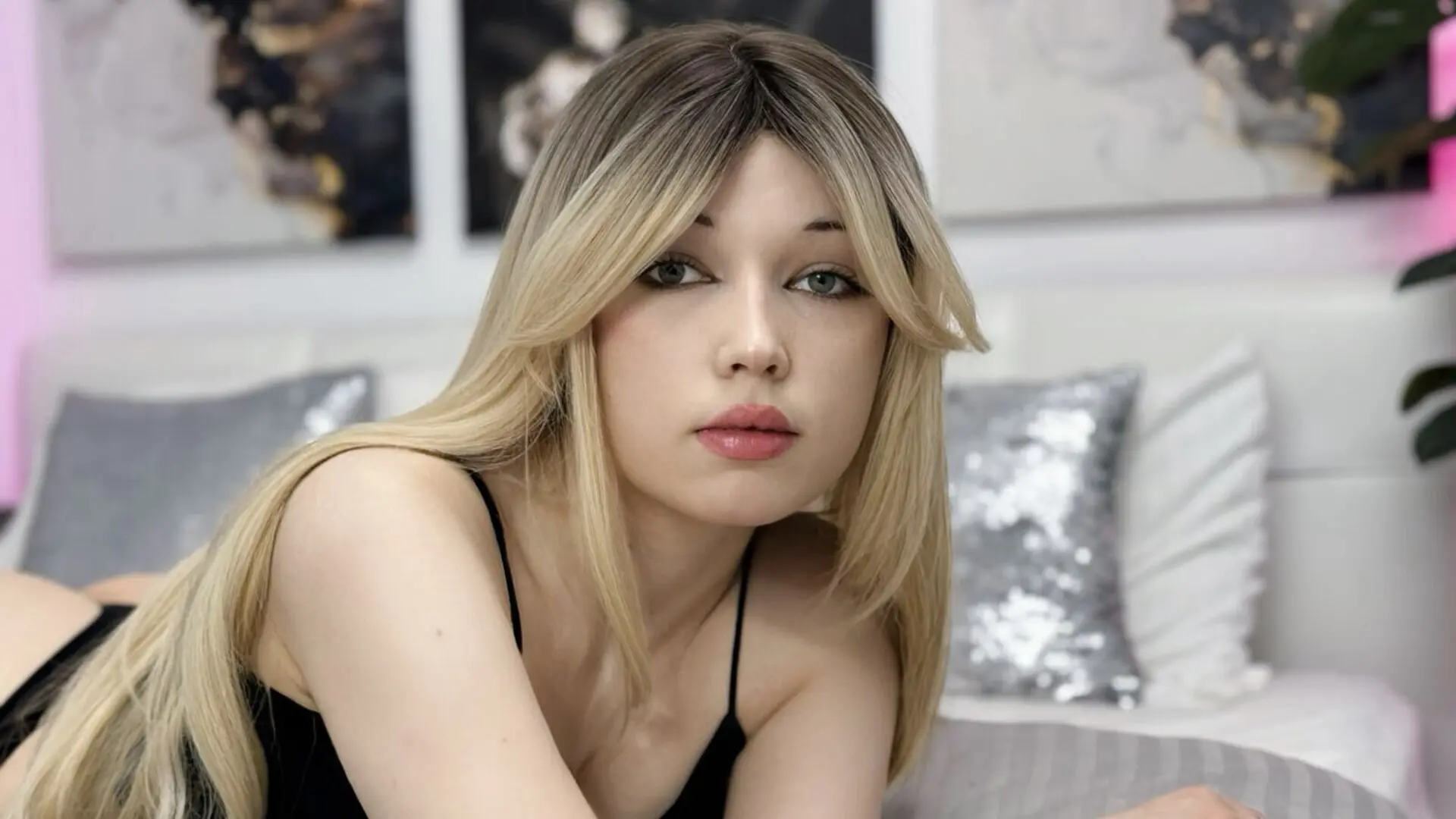 StellaSwan from Live Jasmin